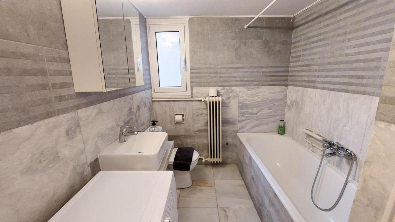 Grand Apartment In Parliament Square Athens Exterior photo