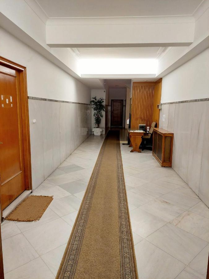 Grand Apartment In Parliament Square Athens Exterior photo